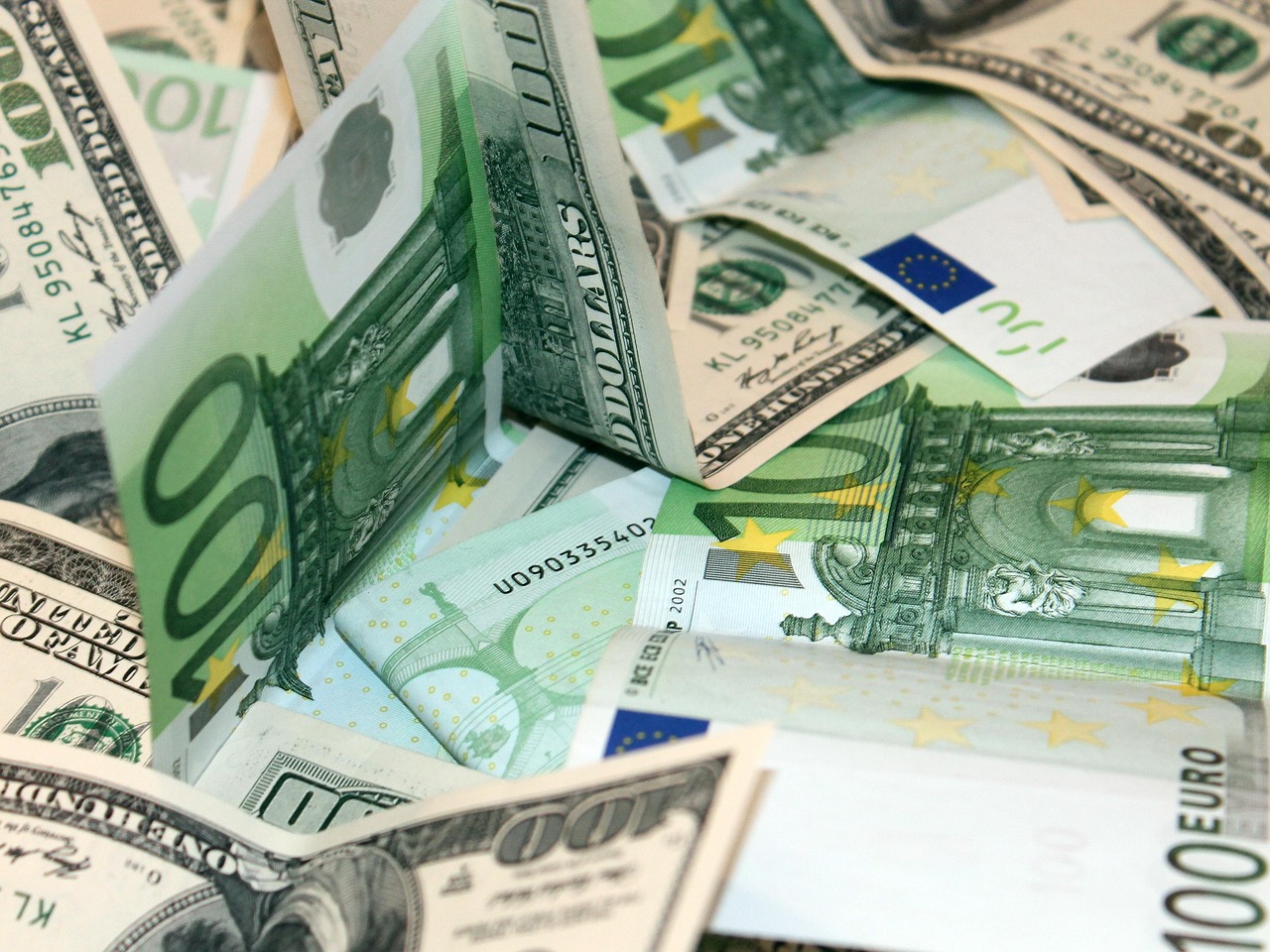 How To Create Invoices That Help Cash Flow 2026 - Free Tools, Tips and Best Practices